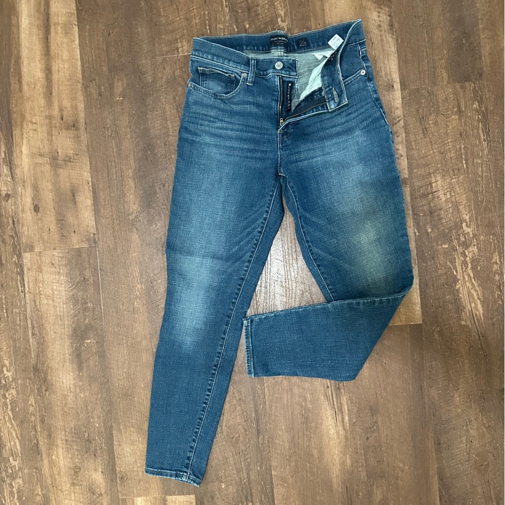 Lucky Brand Ava Mid Rise Skinny Jeans
Size 10